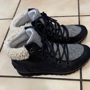 Sorel Black and Gray Lace-Up Sherpa Collar Boots